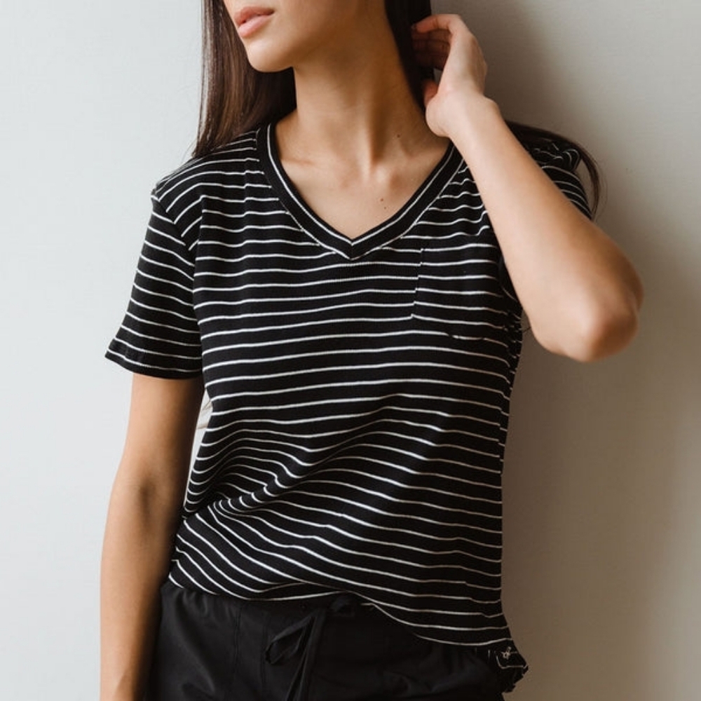 ALBION WOMEN'S BASIC V NECK RIBBED CHUNKY STRIPED TEE